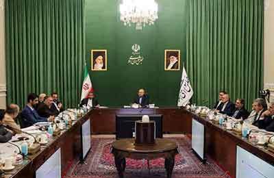 منتظر برنامه مکتوب بانک مرکزی برای مدیریت بازار ارز هستیم