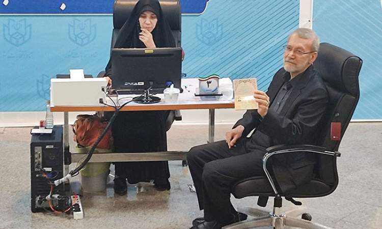 از لرزش دست و چشم کاندیداها و خبرنگاران تا شوخی با لاریجانی حاشیه های امروز ثبت نام انتخابات ریاست جمهوری