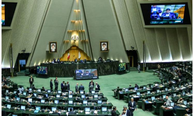 تحقیق و تفحص در نحوه برگزاری آزمون استخدام آموزگاری سال 1403 / غیبت برای حاضران در جلسه تا جابجای نمرات