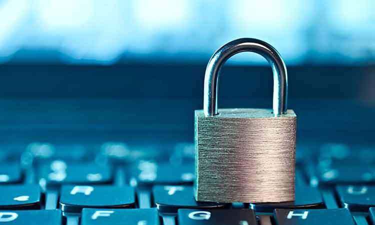 هاشمی: اقدام درباره فیلترینگ در دستور کار جدی دولت است