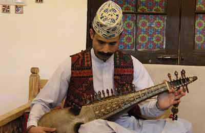 ساز جهانی «رباب» ریشه در شرق ایران و سیستان و بلوچستان دارد