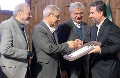 تقدیر از دکتر محمد شیخان در بیستمین دوره سمپوزیوم بین المللی روابط عمومی 