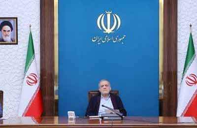 پزشکیان: استفاده از پنل‌های خورشیدی الزامی خواهد شد