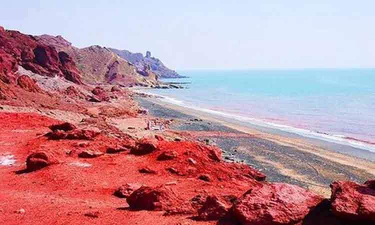 بازگرداندن خاک هرمز؛ حرکتی نمادین برای حفظ میراث طبیعی