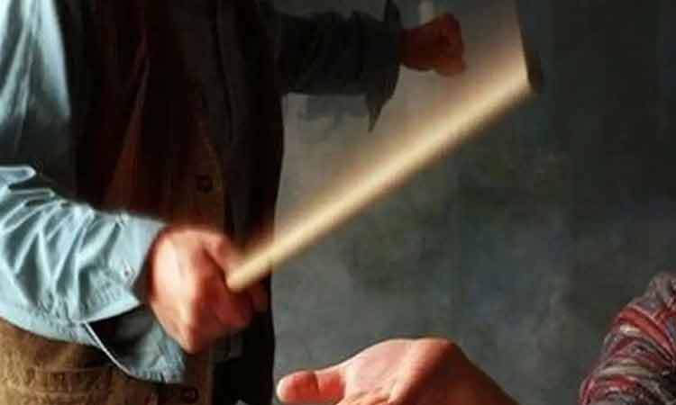 حکم اولیه معلم خاطی در سنندج صادر شد