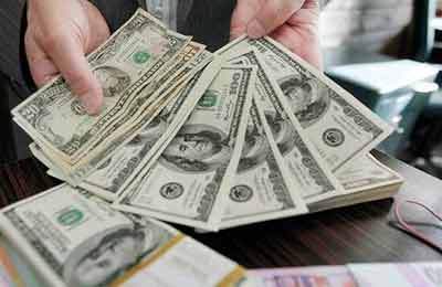 بازار ارز فعلا هیجانی است؛ احتیاط کنید