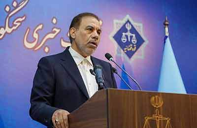 انفجار گوشی تلفن همراه، خودروی پراید را به آتش کشید