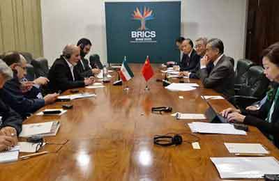 احمدیان: ایران متحدان راهبردی خود را در جریان مذاکرات با آمریکا قرار می‌دهد