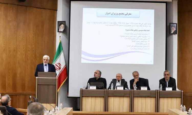 عارف: کنار هم قرار گرفتن دو جریان سیاسی باعث هم‌افزایی به نفع نظام می‌شود