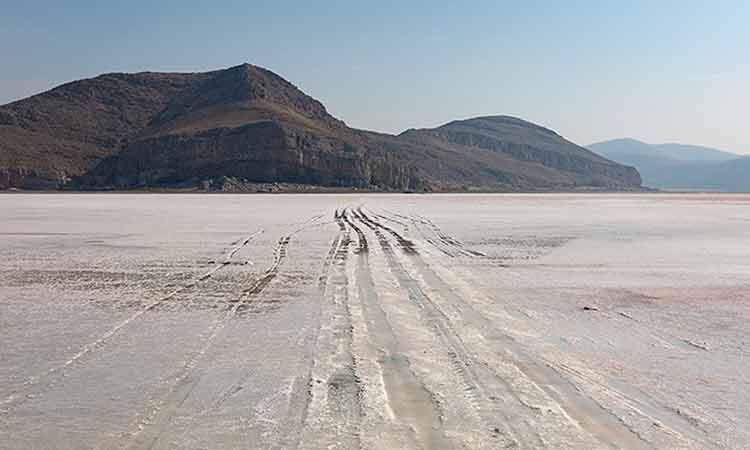 خشکی ۱۰۰درصدی دریاچه ارومیه تا آخر تابستان/ بهبود شرایط شاید در زمستان