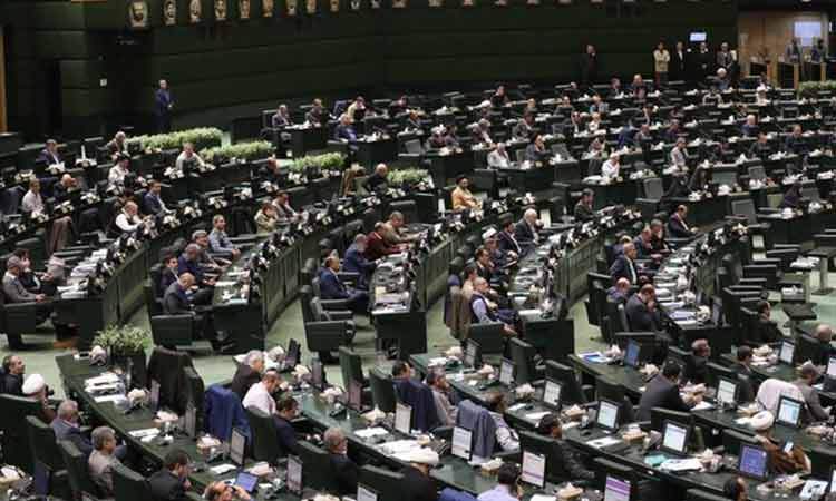 مجازات خروج غیرمجاز ایرانیان خارج از کشور برداشته می شود