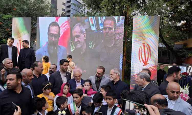حضور پزشکیان در مراسم گرامیداشت شهدای خردسال حمله رژیم صهیونیستی