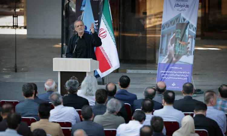 پزشکیان: خبرنگاران در جنگ ۱۲ روزه، آب پاکی را روی دست جنایتکاران ریختند