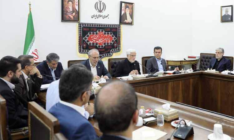عارف: برابر استفاده از فناوری مقاومت کنیم، خود را بر ما تحمیل می‌کند