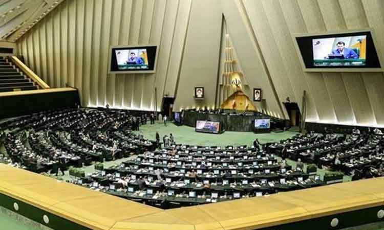 تذکر نمایندگان به پزشکیان و کاظمی درباره تعیین تکلیف معلمان