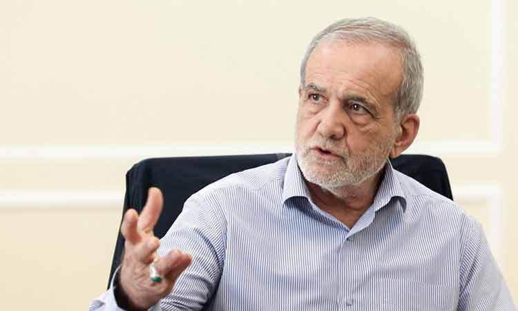 پزشکیان: بنگاه‌های تولیدی برای کارگران خانه بسازند