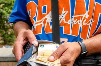 بازار ارز بدون خریدار و فروشنده ماند...