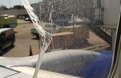 ترک خوردن شیشه کابین خلبان، پرواز آمستردام-برزیل را مجبور به بازگشت ۹ ساعته کرد  <img src="/images/video_icon.png" width="16" height="16" border="0" align="top">